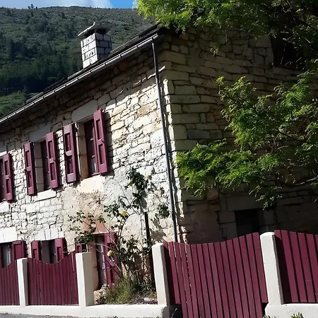 Le Vignou A Ste-enimie * Prades (Lozere)