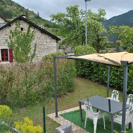Le Vignou A Ste-enimie Prades (Lozere)
