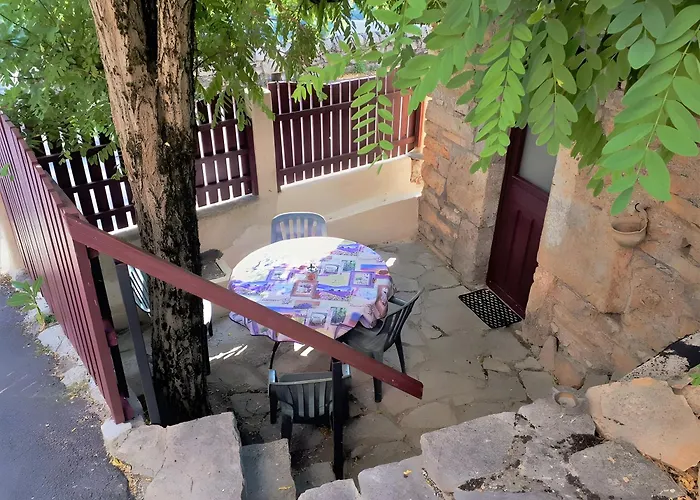 Le Vignou à Ste-enimie Prades (Lozere)